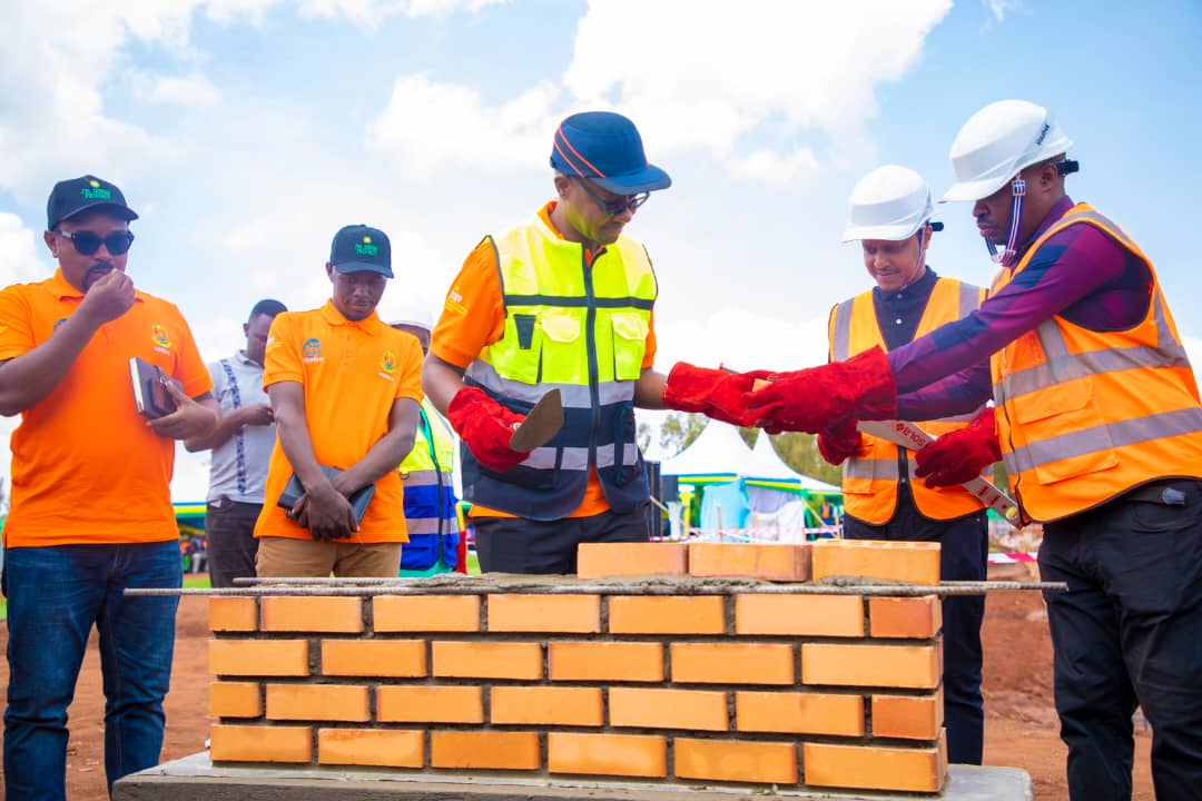 Ubwo hashyirwaga ibuye ry'ifatizo kuri izo nyubako