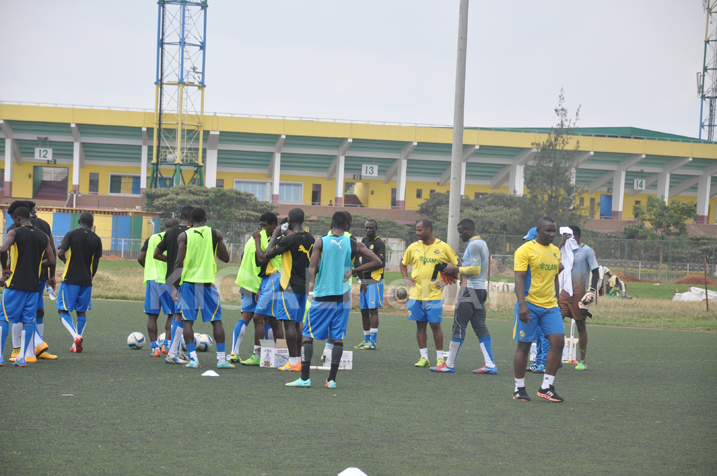 Abakinnyi mu karuhuko barasoma amazi y'Inyange