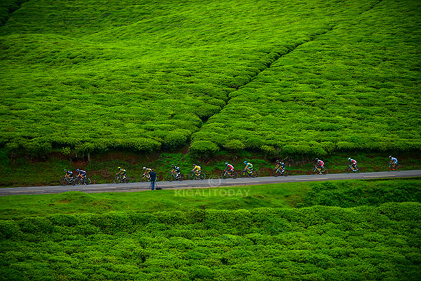 Icyayi cy'u Rwanda cyahogoje amahanga, aha abakinyweraga za Canada bakibonye imbona nkubone, ni ku itariki 17/11/2016 bava i Rusizi bajya i Huye