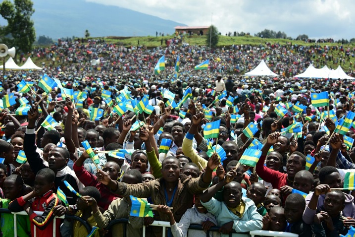 Hari imbaga y'abaturage.