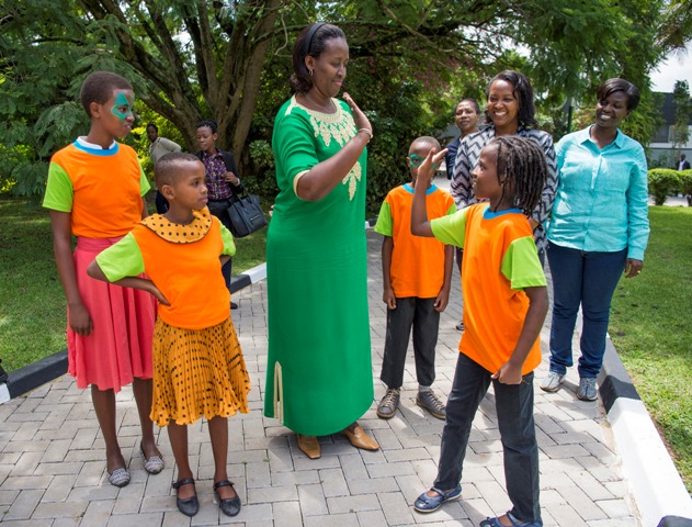 Madame Jeannette Kagame aramukanya n'abana