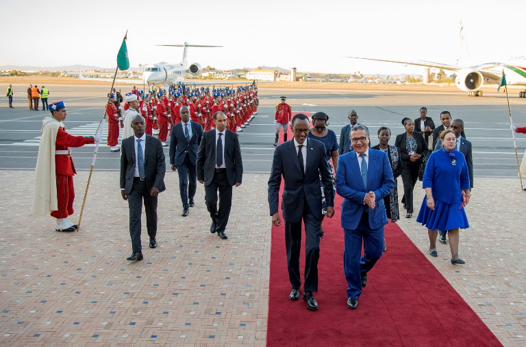 Perezida Kagame na Madame Jeannette Kagame bakigera ku kibuga cy