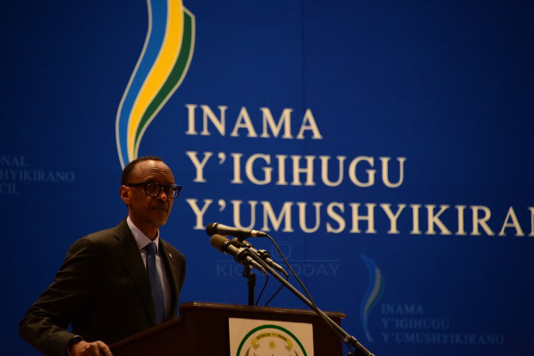 Perezida Paul Kagame yasabye abari mu Nama y'Igihugu y'Umushyikirano ya 14 gushyiraho itariki ntarengwa u Rwanda ruzaba rwatangiye kwihaza 