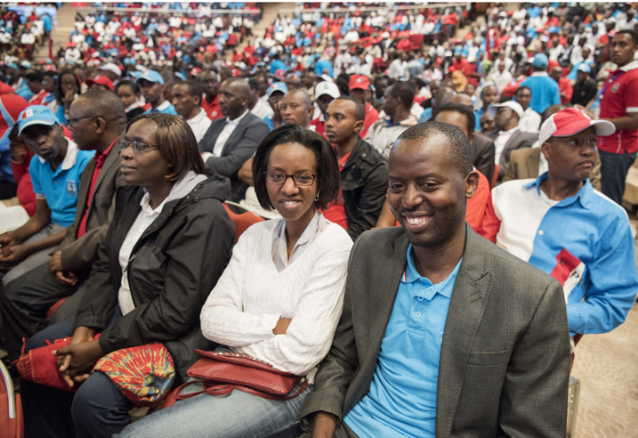 Abanyamuryango ba FPR Inkotanyi bagaragazaga akanyamuneza