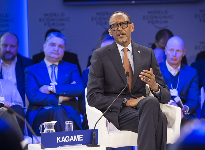 Perezida Kagame afatwa nk'inararibonye mu miyoborere yifashisha ikoranabuhanga, akaba anayobora komisiyo ishinzwe internet yihuta ku isi (Broad Band Commission) .