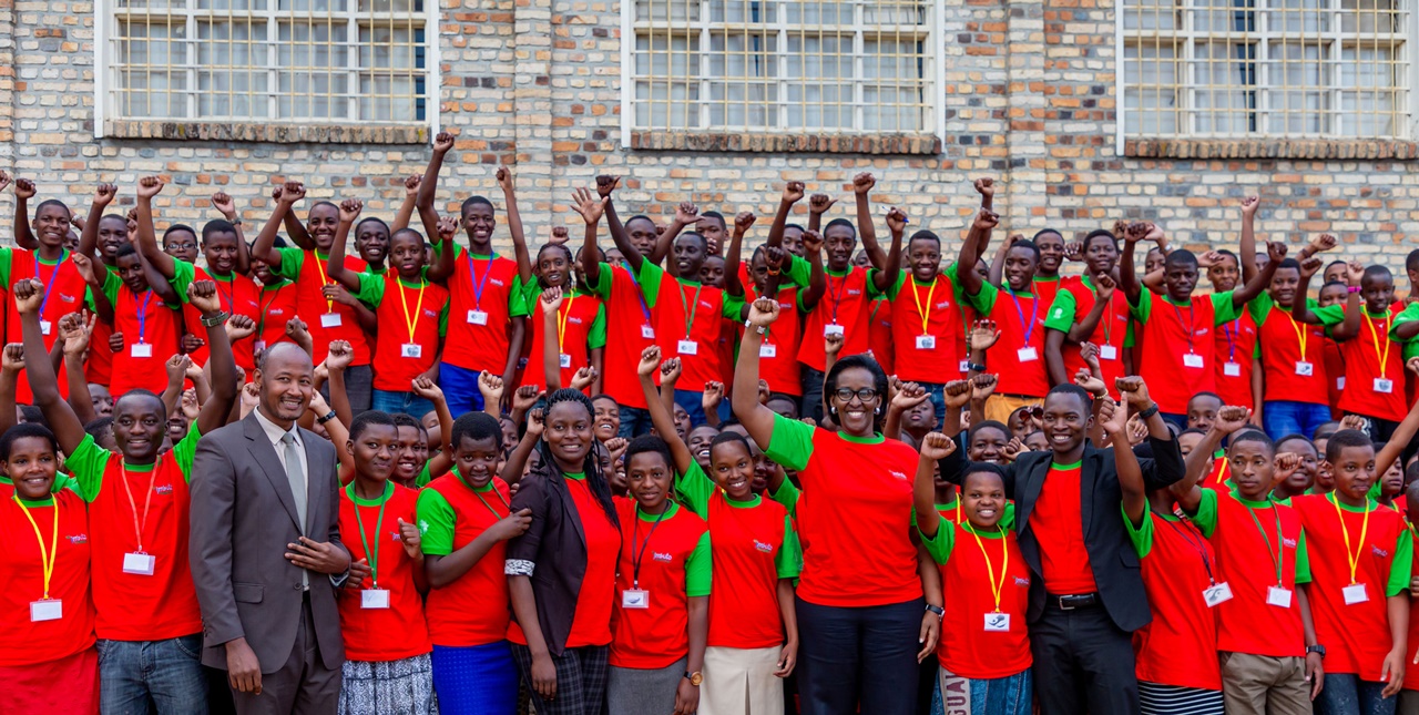 Madame Jeannette Kagame yasabye urubyiruko kubungabunga umubiri wabo