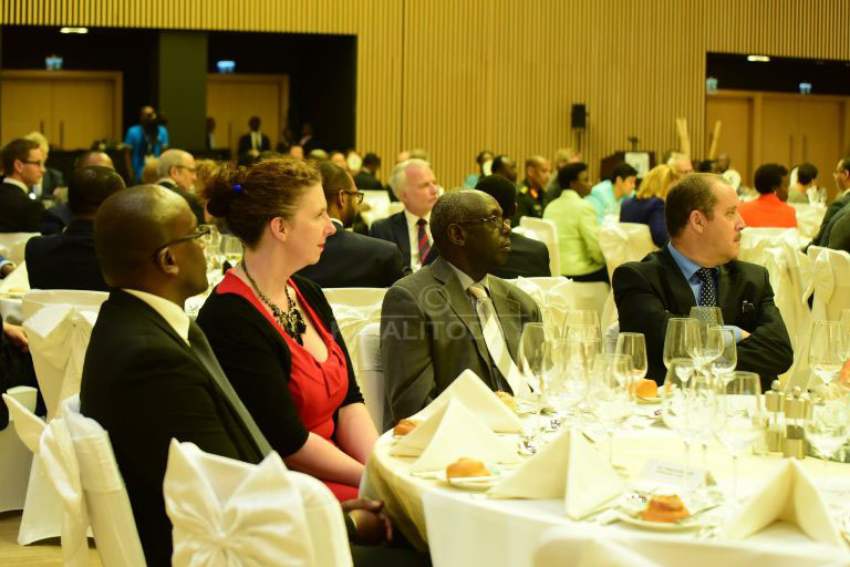 Perezida Kagame yakiriye abahagarariye inyungu z'ibihugu byabo mu Rwanda batandukanye 