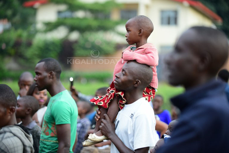 Hari n'abari bazanye abana babo kureba igitaramo cyateguwe na Airtel 