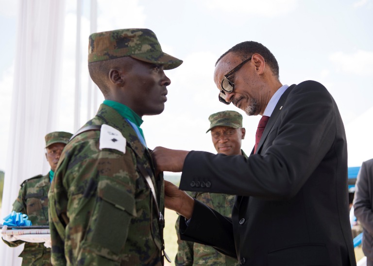 Perezida Kagame yambitse amapeti abofisiye bashya 478 