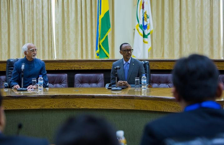 Perezida Kagame yakiriye Visi Perezida Ansari mu Rugwiro.