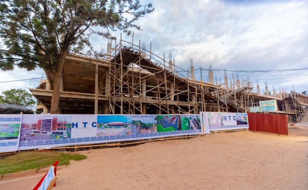 Huye Business Mall igeze kuri 56% yubakwa