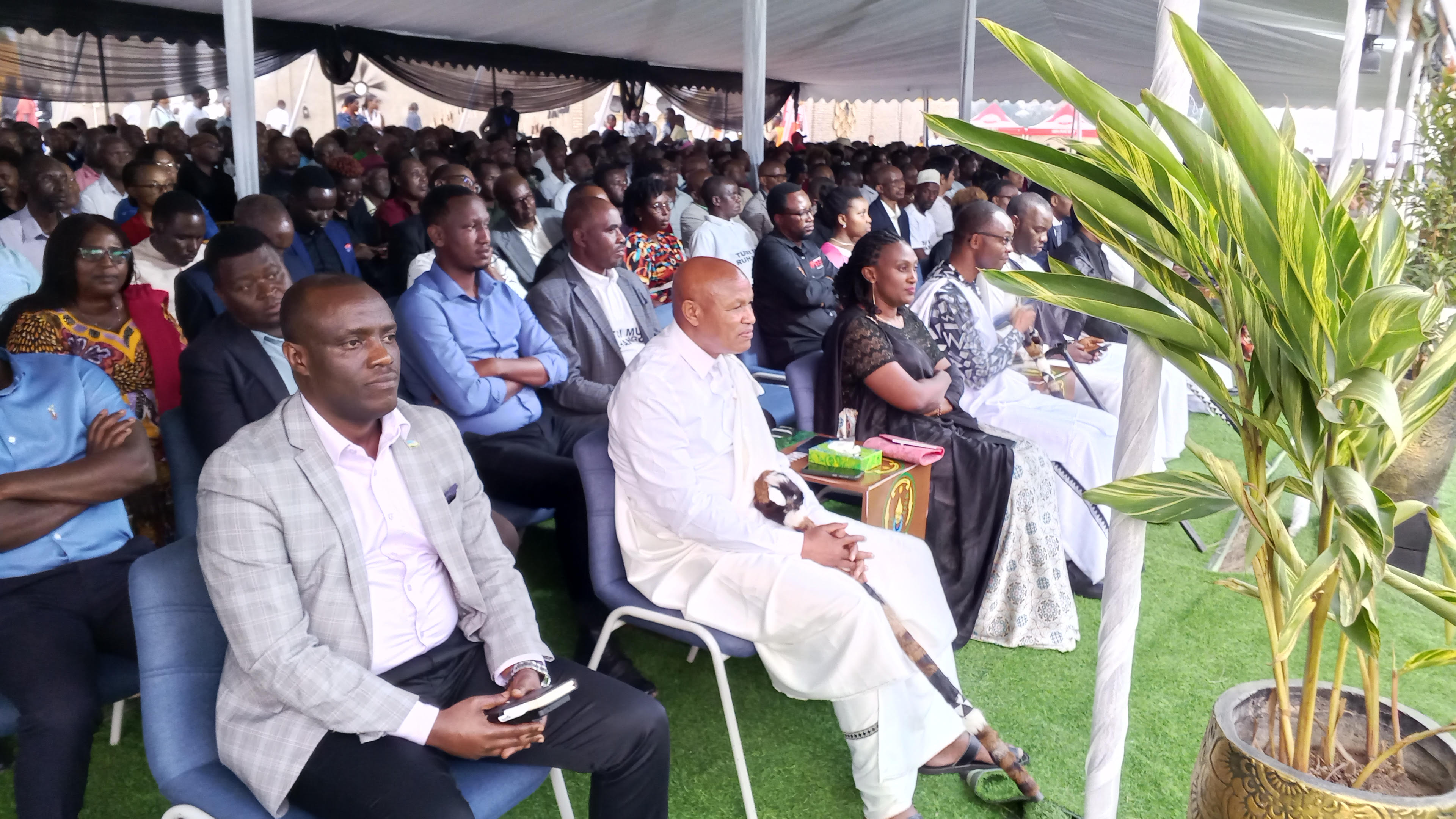 Abayobozi barimo na Guverineri Kayitesi bitabiriye iki gitaramo