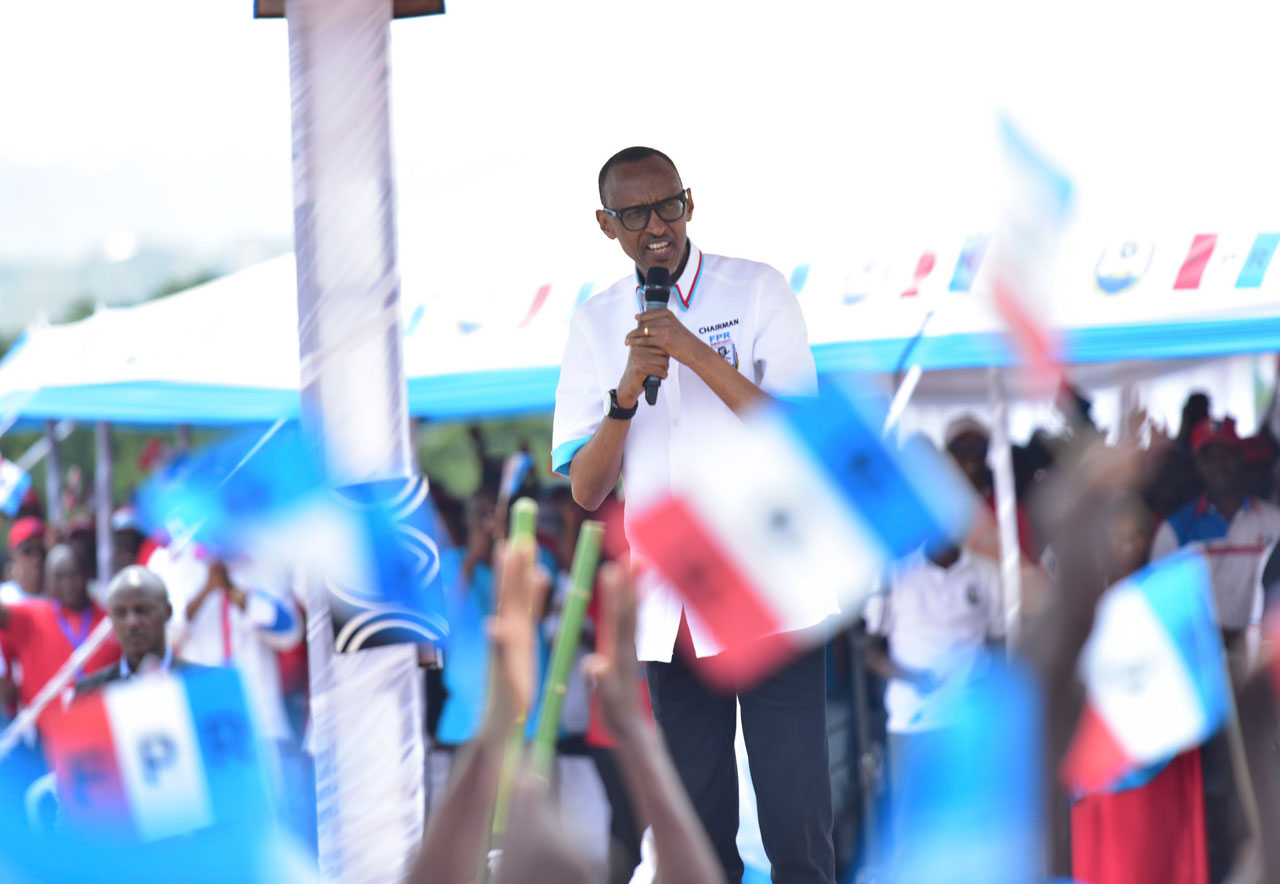 Umukandida Paul Kagame mu gikorwa cyo kwiyamamaza muri Ruhango.