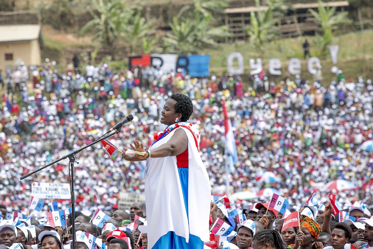 Abanyamuryango ba FPR baherukaga ibikorwa byo kwiyamamaza umwaka ushize bamaza Perezida 