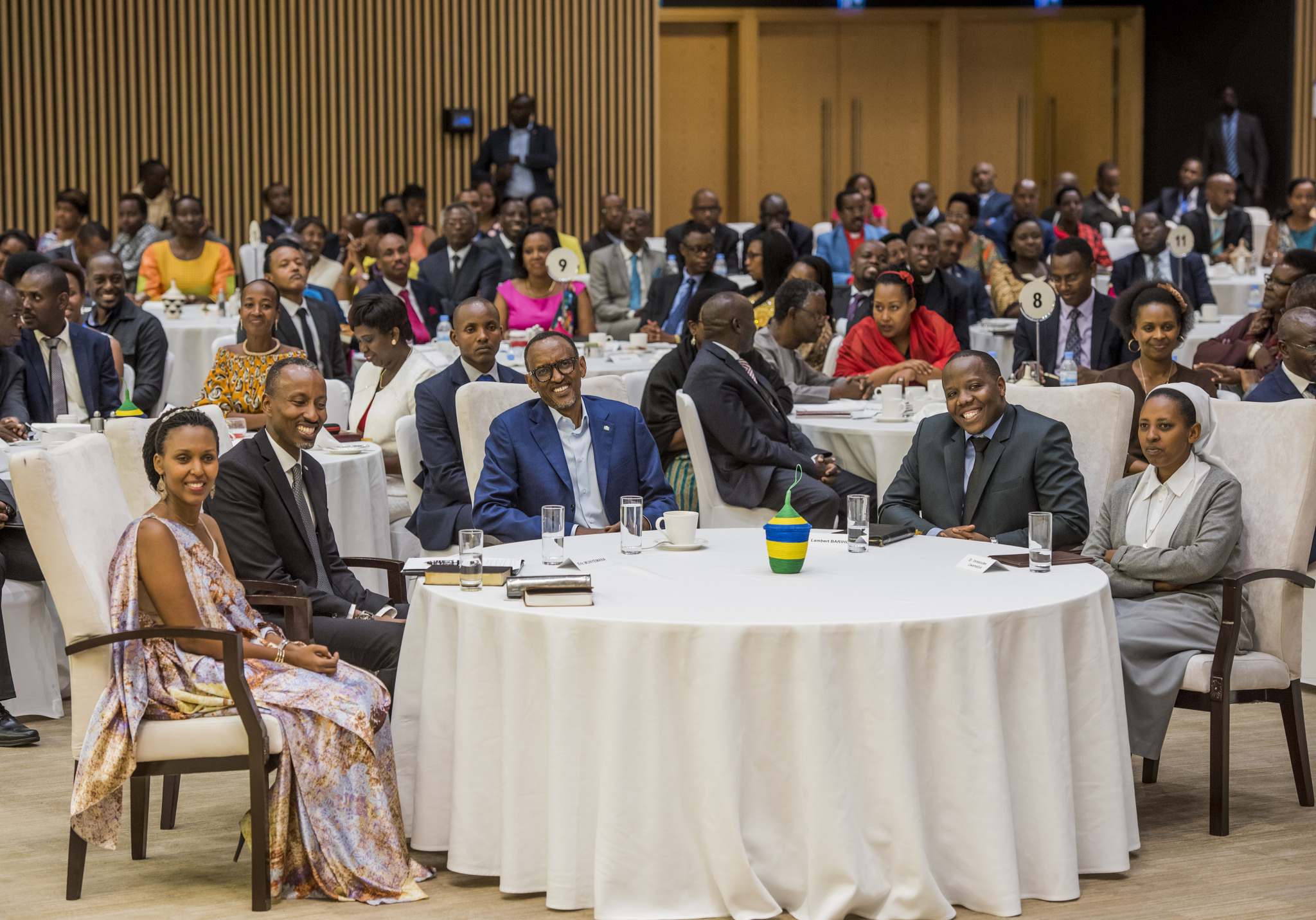 Perezida Kagame yavuze ko gushima Imana ari byiza ndetse hagomba no gushimirwa abemera ikabakoresha ibyiza