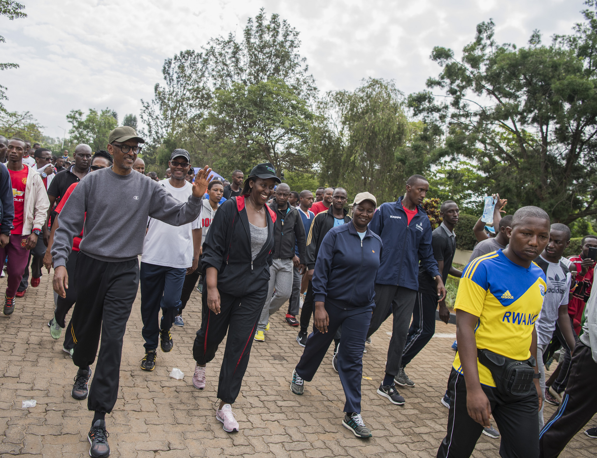 Perezida Kagame na Madame Jeannette Kagame muri Car Free Day 