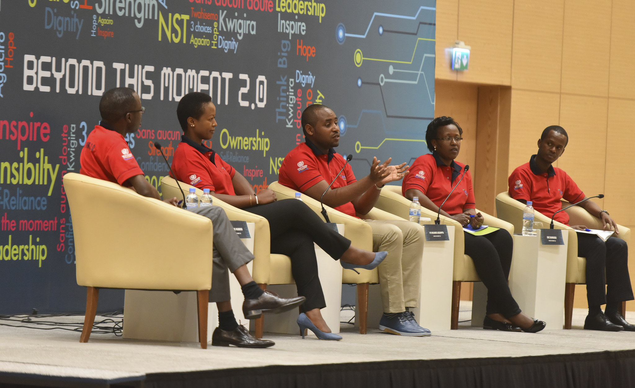 Urubyiruko rutandukanye rwatanze ibiganiro rusangiza bagenzi babo ubunararibonye