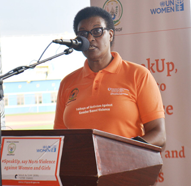 Hon Mukabarisa Donatile yibikije ababyeyi gukangurira abana uburenganzira bwabo