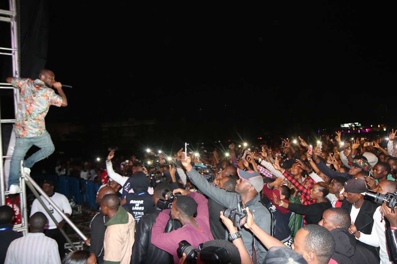 Davido yagaragaje udushya twinshi ku rubyiniro