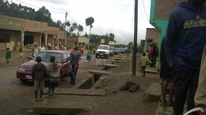 Akazi kakomeje nk'ibisanzwe nyuma y'iki gitero cyo mu ijoro.