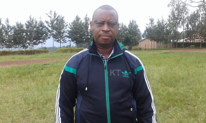 Gasasira Janvier Perezida wa Kirehe ntiyumva uburyo abasifuzi bamenyesha ko hari umukino ku munota wa nyuma