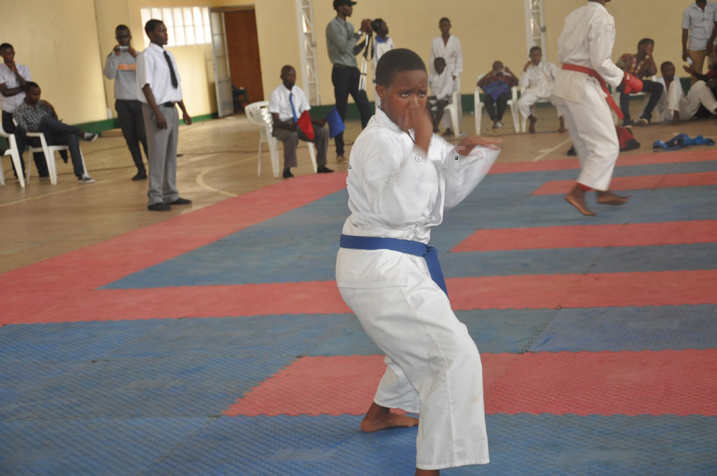 Amaze imyaka 8 akina uyu mukino