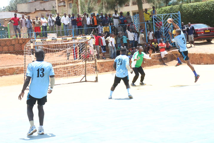 Police ishakisha igitego