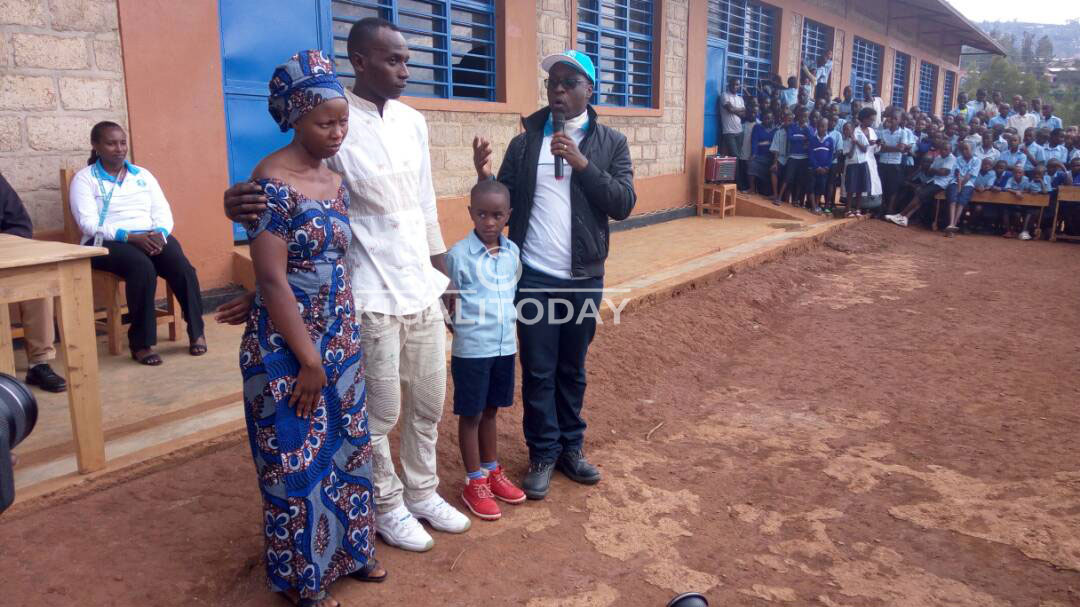 Umubyeyi we yari yaje kumushyigikira ahabwa igihembo