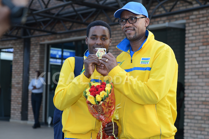 Hadi Janvier yereka Aimable Bayingana umudari wa zahabu begukanye