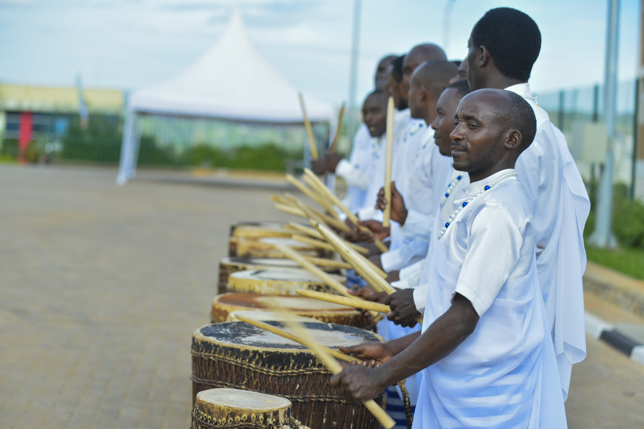 Muri urwo ruzinduko abakaraza b'urukerereza bari bahari bashimisha abarwitabiriye mu murishyo