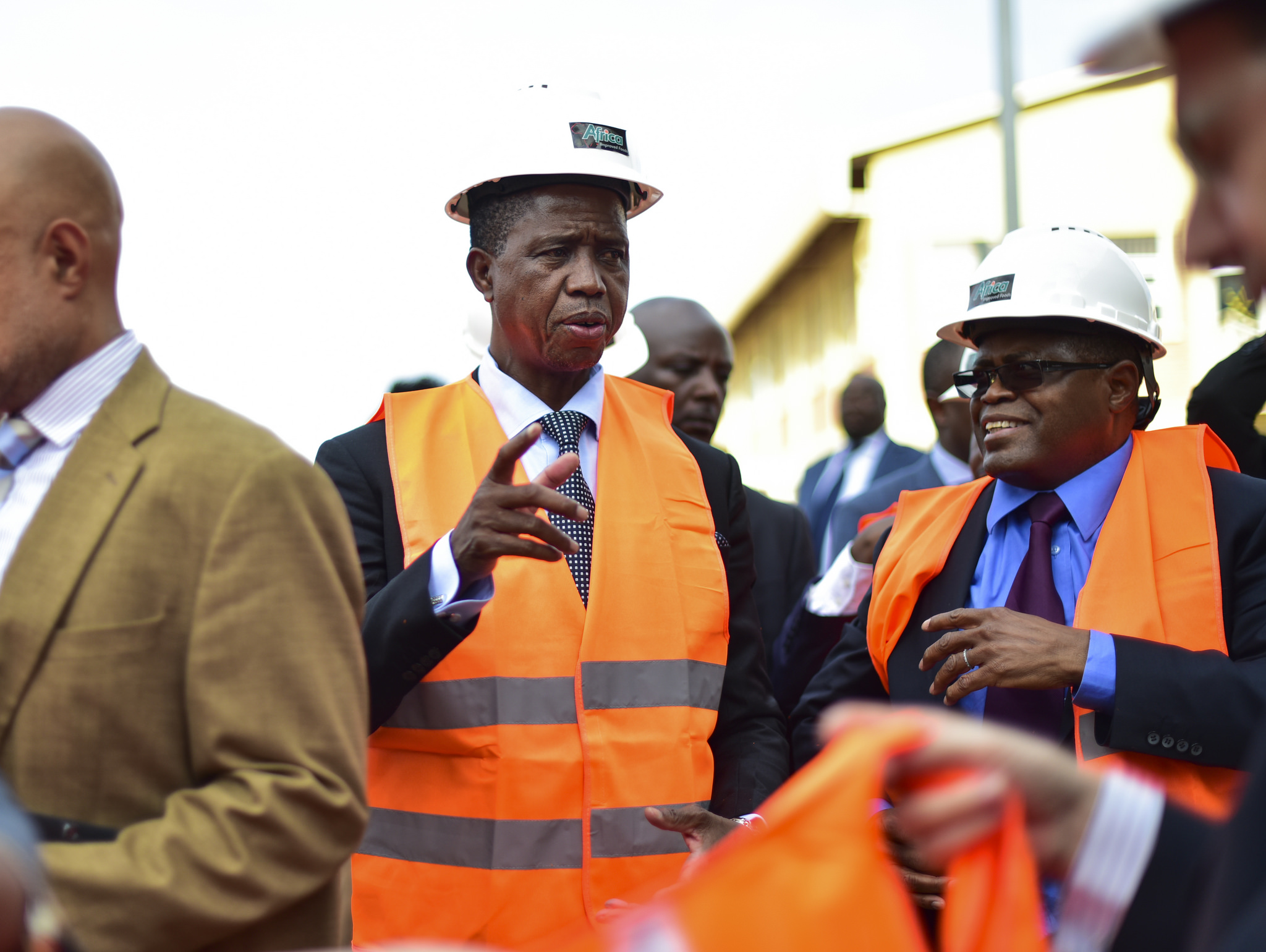 Perezida Edgard Lungu yanasuye kandi uruganda Uruganda Africa Improved Foods, rukora ifu ikungahaye ku ntungamubiri 