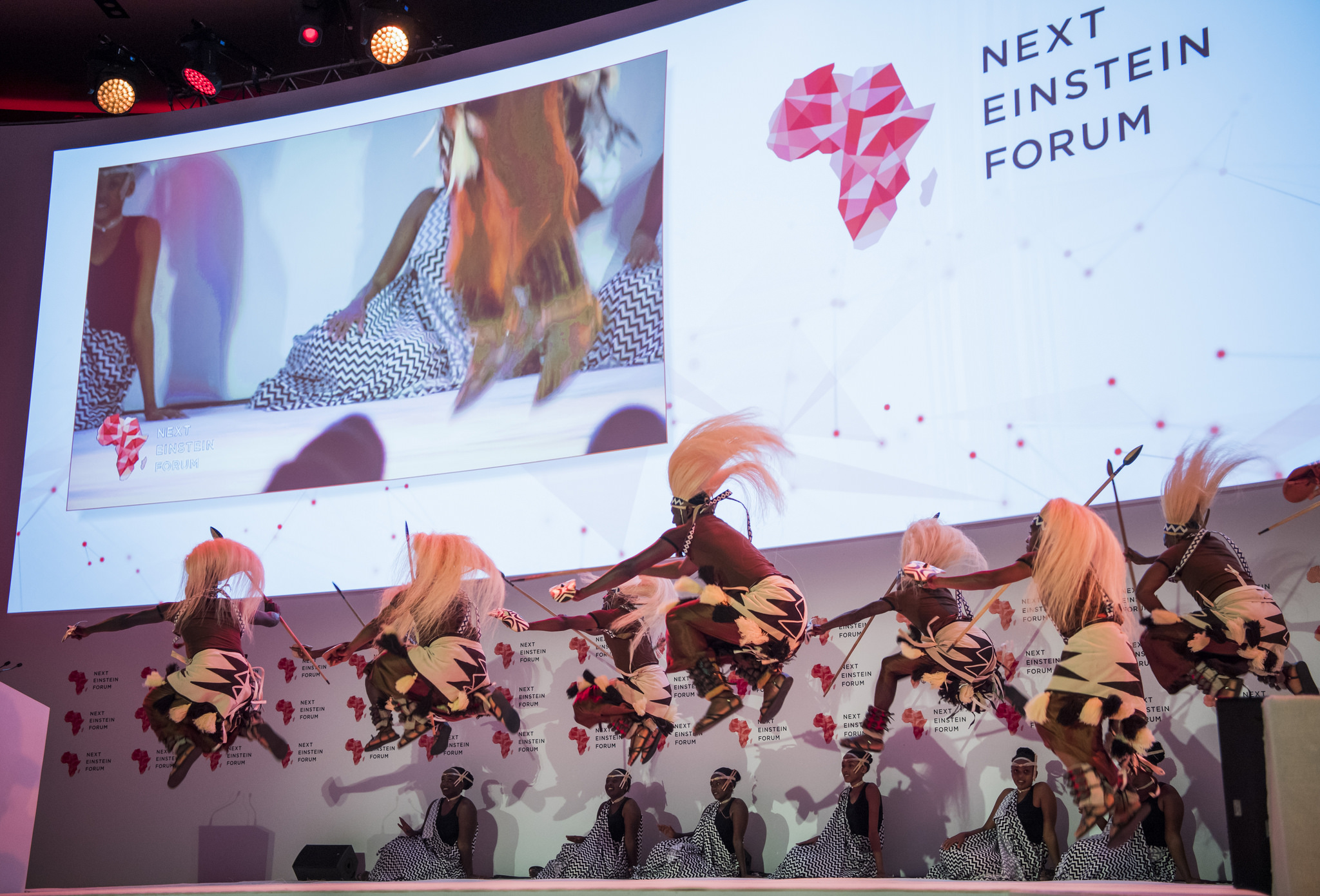 Iyi nama yasusurukijwe n'Urukerereza