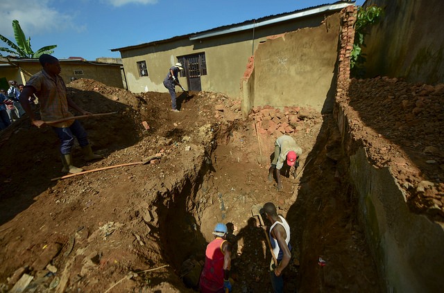 Gutaburura imibiri ni igikorwa kigikomeje