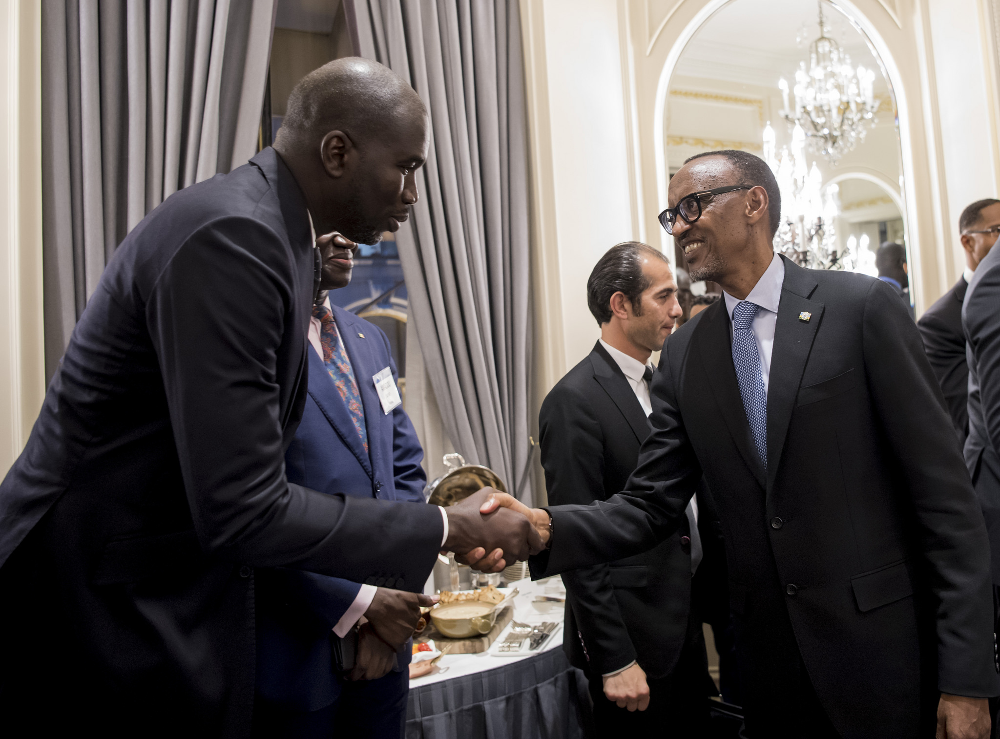 Yanahuye na bamwe mu bihangange byakanyujijeho muri NBA