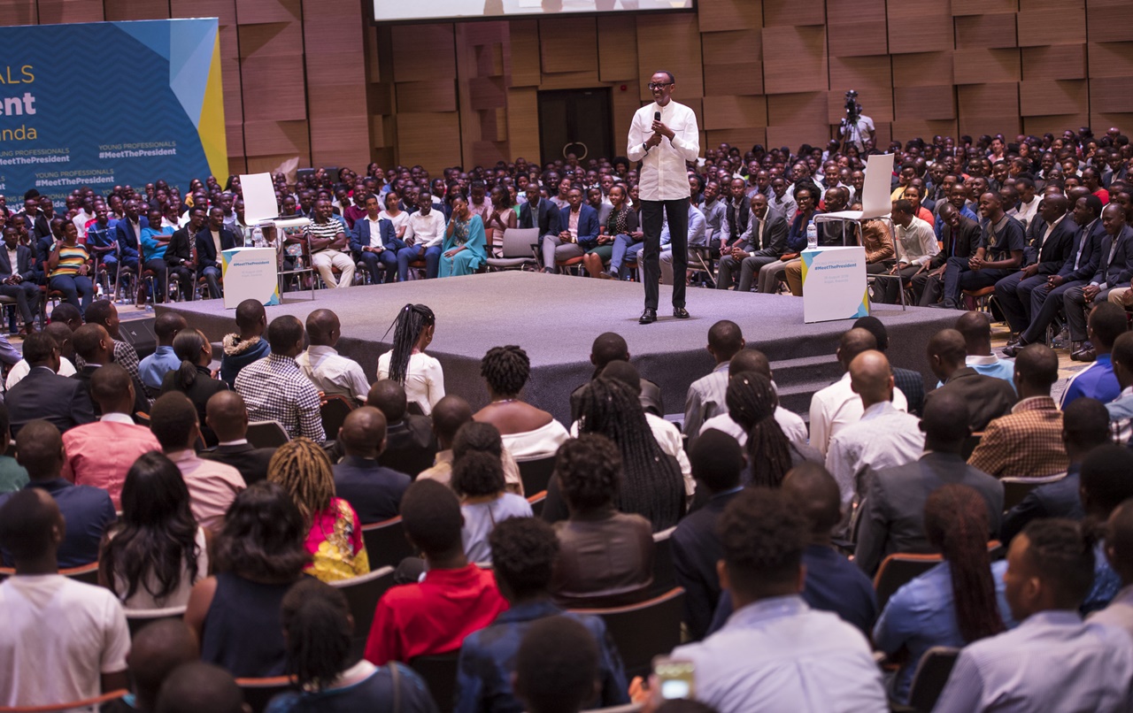 Ibiganiro Perezida Kagame yagiranye n'urubyiruko byakozwe mu bwisanzure budasanzwe
