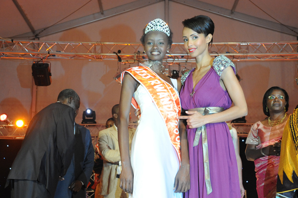Miss Grace Bahati ari kumwe na Miss Sonia Rolland 