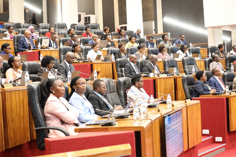 Abadepite batoye Itegeko ryemerera abangavu kuboneza urubyaro