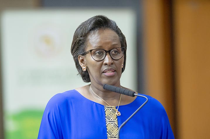 Madame Jeannette Kagame araganirira abitabira iyi nama amateka y