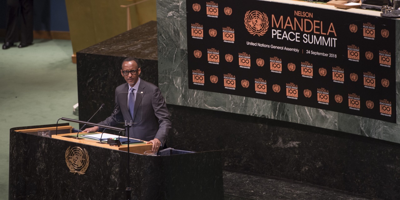 Perezida Kagame yavuze ko Nelson Mandela amufata nk