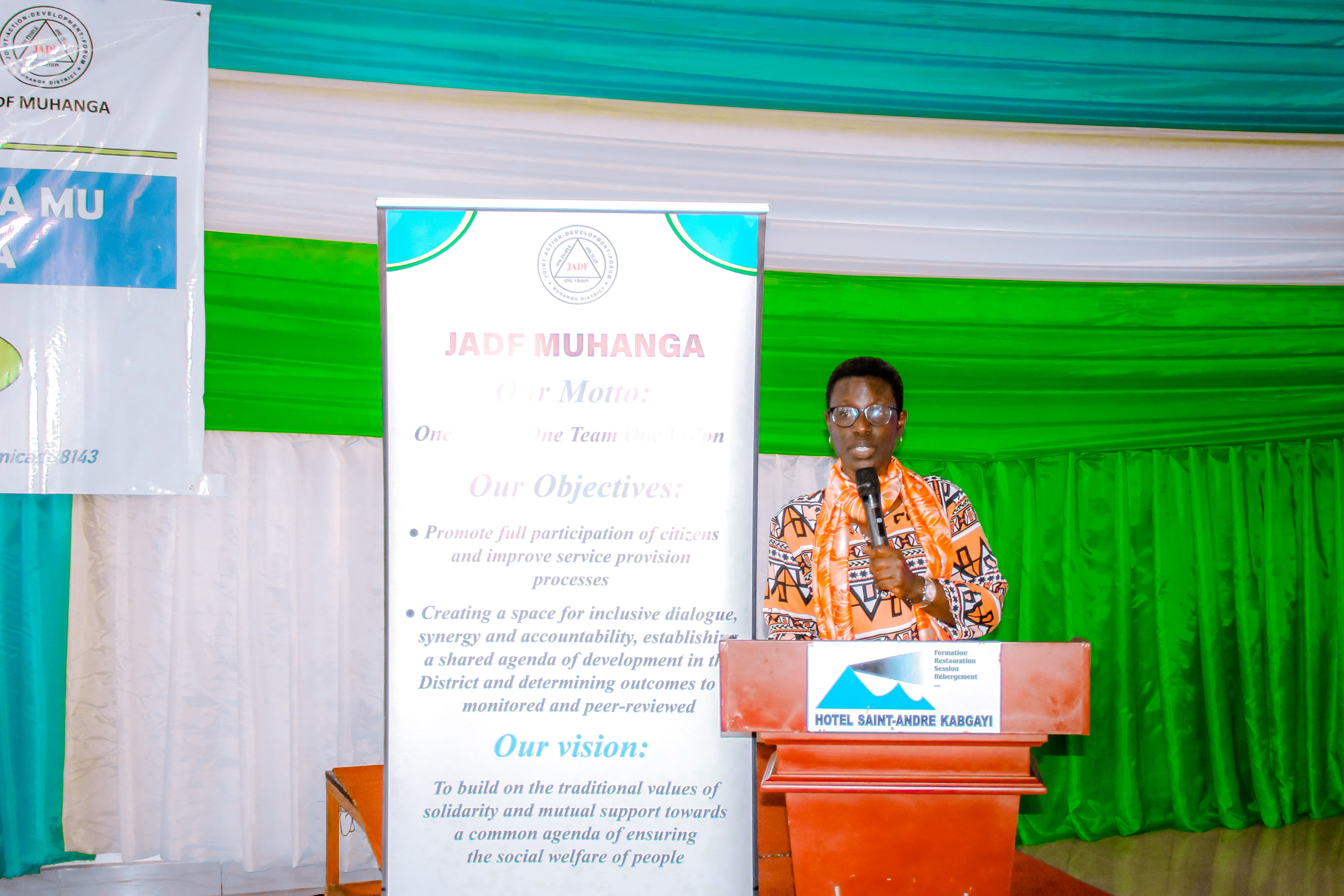 Meya Kayitare asobanura ko bazakora ibishoboka ngo uwakuwe mu bukene atabusubiramo