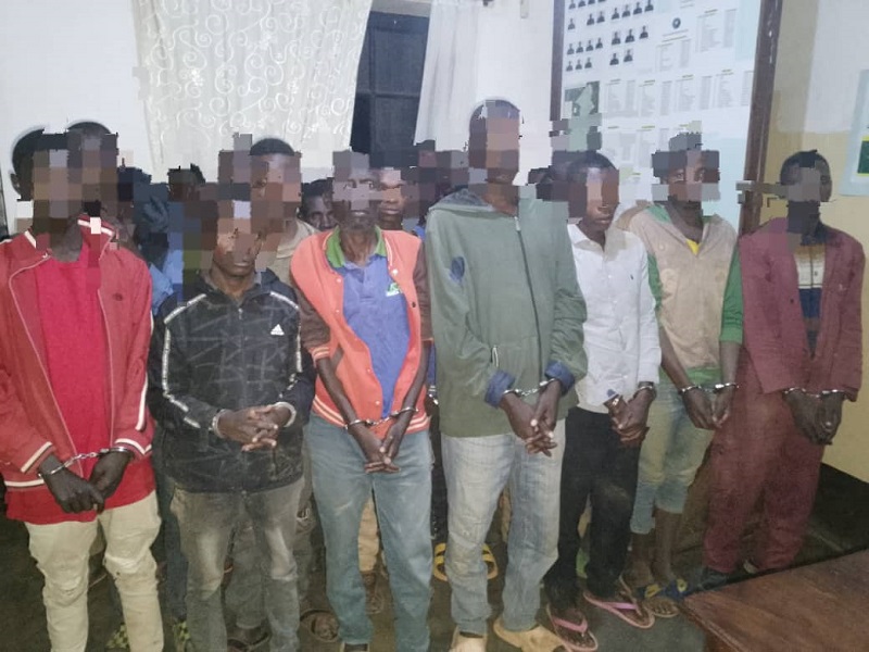 Bafashwe bakekwaho ubujura n