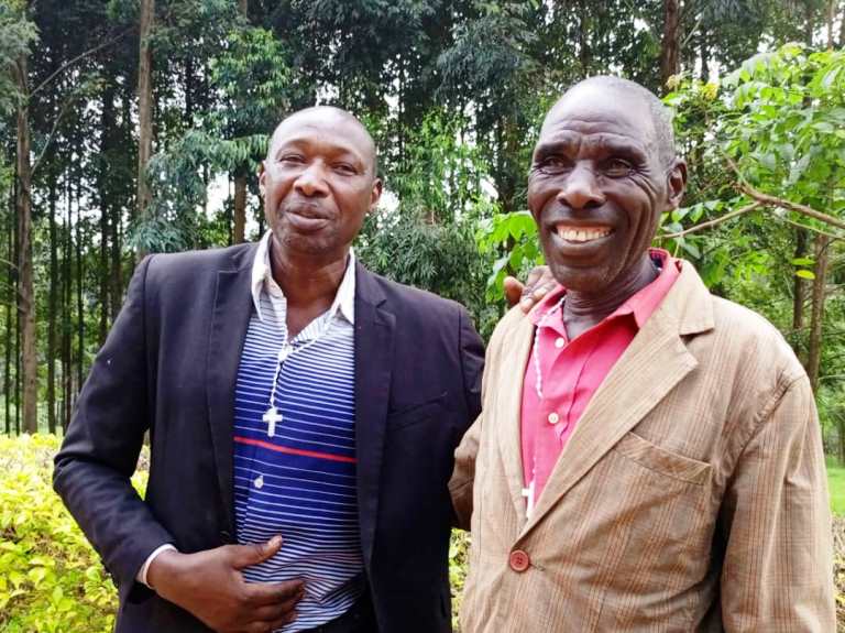 Jean Bosco Habarurema (ibumoso) na Viateur Barambanza bahujwe no gusaba ndetse no gutanga imbabazi none babanye mu mahoro