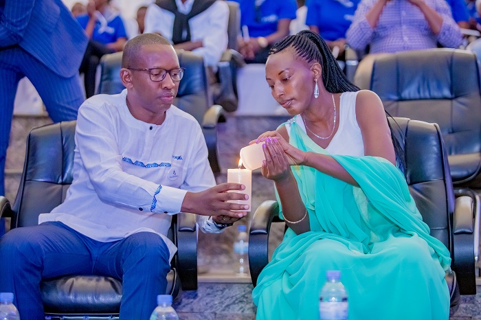 Bacanye urumuri rw'ikizere