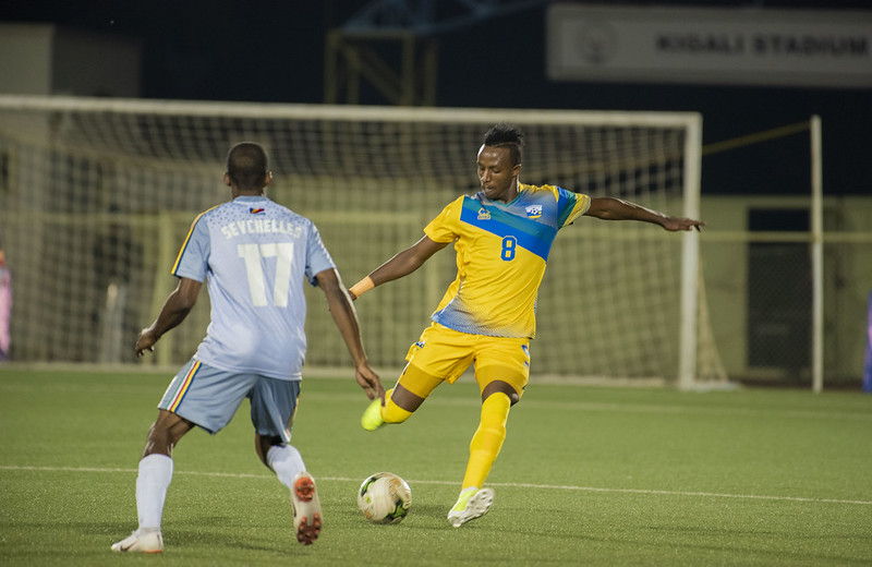 Emery Bayisenge wari wabanjemo mu mukino Amavubi yakinaga na Seychelles uyu munsi ntaza kwiyambazwa