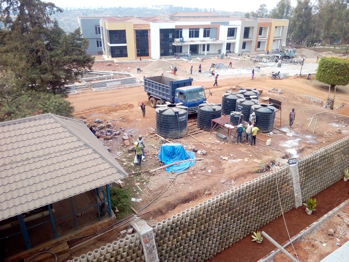 Imirimo yo kubaka iragana ku musozo