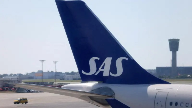Indege ya Scandinavian Airlines yavaga muri Norvège igana muri Esipanye ariko ihagarara mu nzira itahageze kubera imbeba