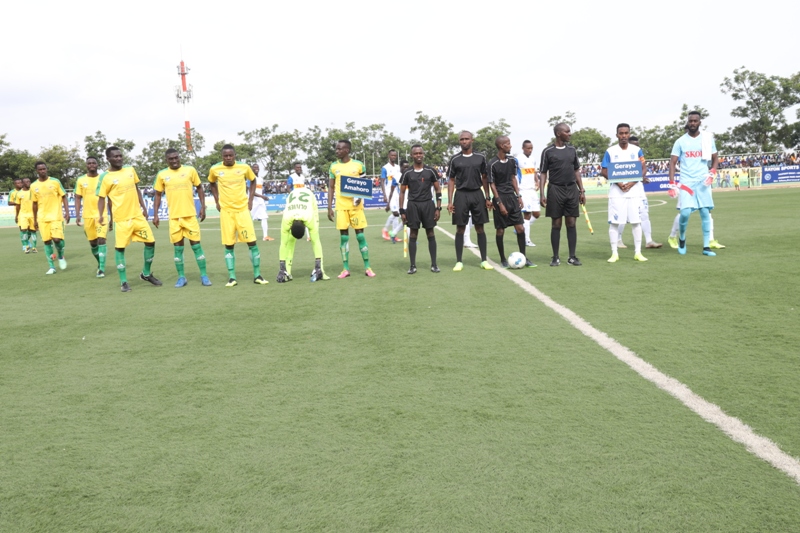 Amakipe yombi mbere y'umukino