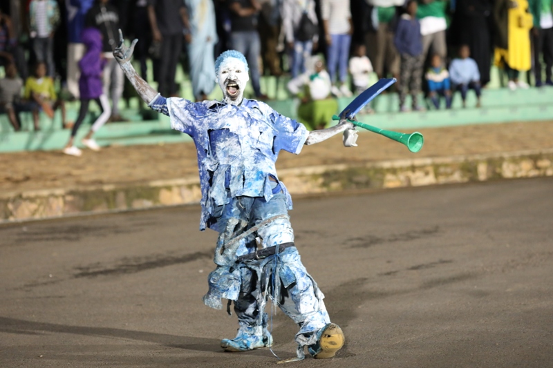 Haba hari imyambarire idasanzwe ku bafana