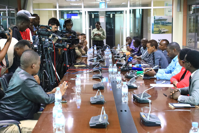 Mu kiganiro n'itangazamakuru