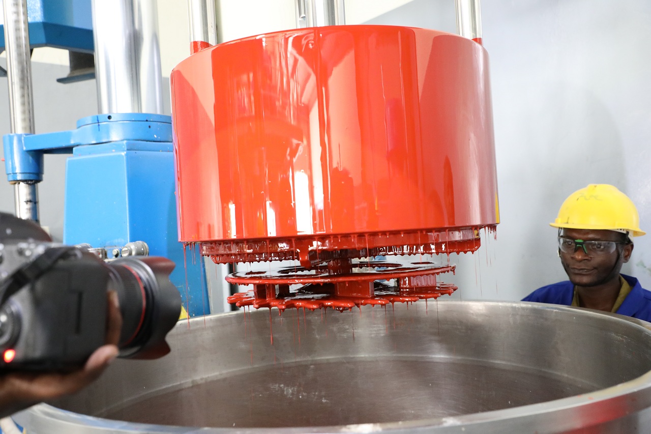 Imwe mu mashini yifashishwa bakora amarangi 